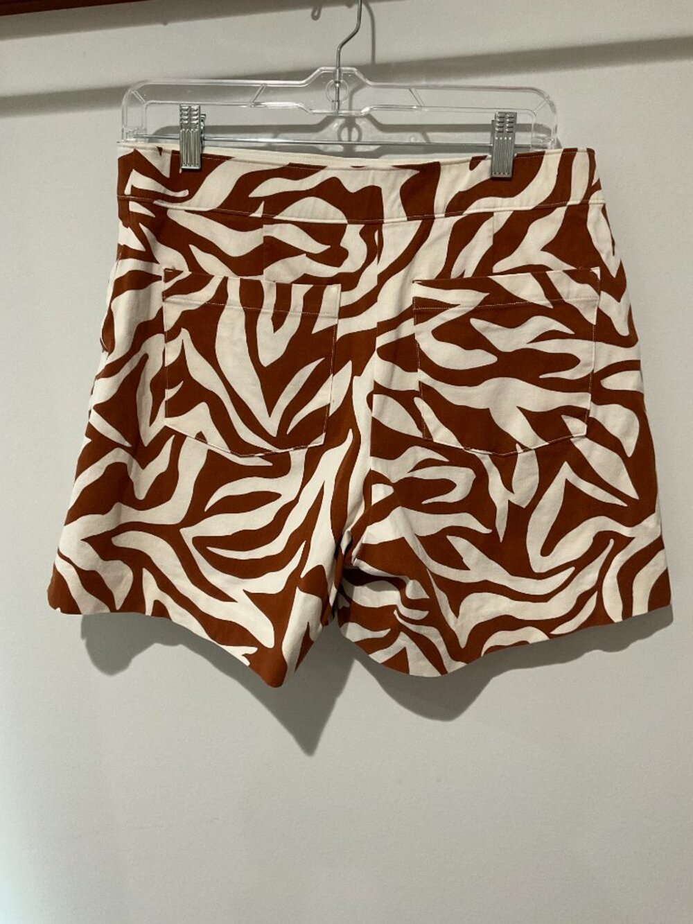 SPANX Brown Cream Print Shorts M Vacation Resort Wear